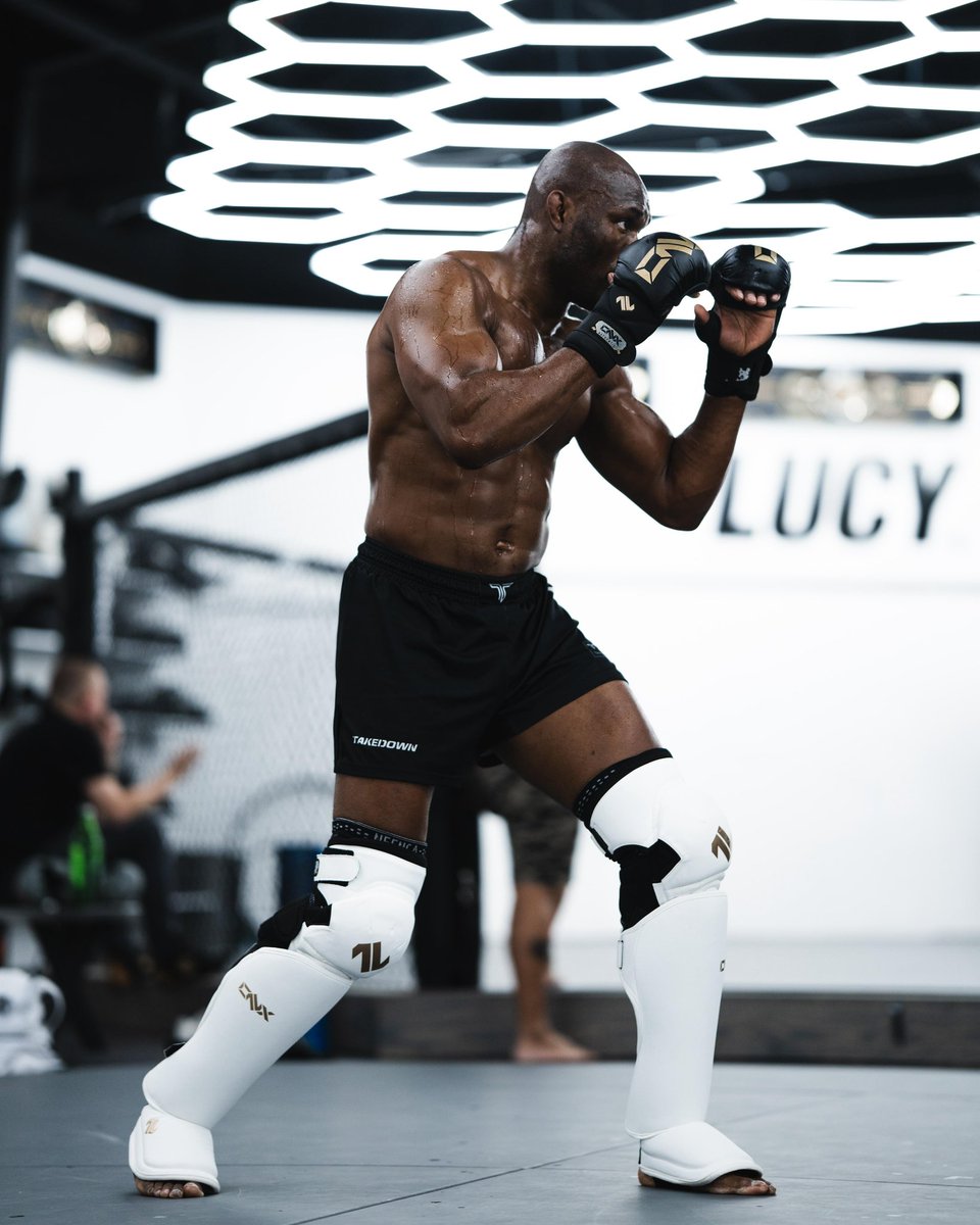 KAMARU USMAN tweet media