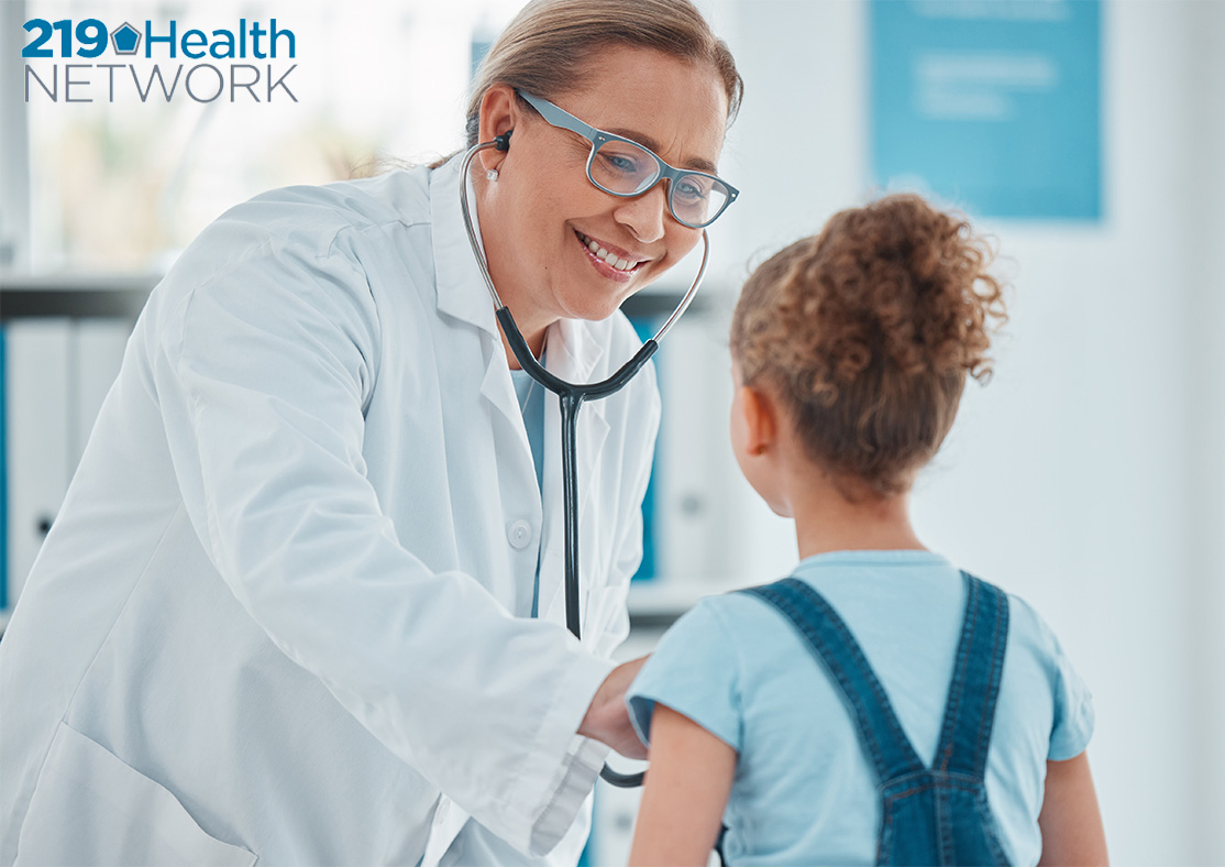 219Health's tweet photo. Well-child visits provide a structured opportunity to track a child’s growth and development. These visits allow doctors to observe changes in posture and body alignment that naturally occur as a child grows. Learn more about these important checkups: https://t.co/Vfu3Syt59S https://t.co/3OfWB9k6gL