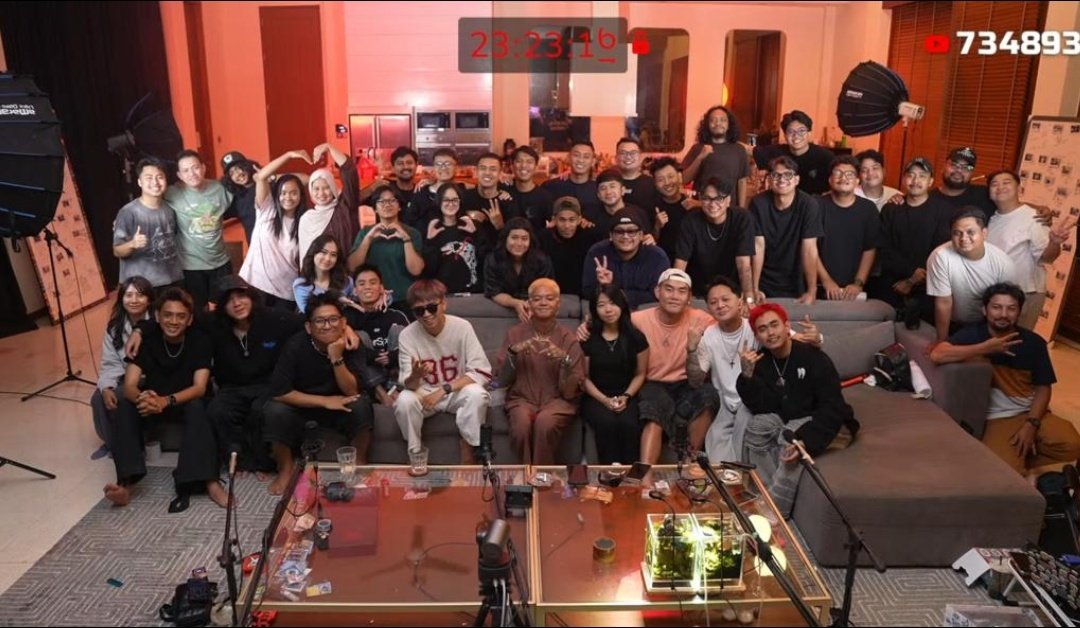 ainayyahin's tweet photo. tontonan kuuu.........selesaiii 💔
Thankyou Marapthon season 3 untuk kebersamaan nyaa 🥹 

Specially BIG THANKS FOR AAA CLAN
YB - Yuka - Jot - Ibot - Tepe - Garry - Aloy - Bravy - Niko and all team 🙏 https://t.co/ONTSQLhICC