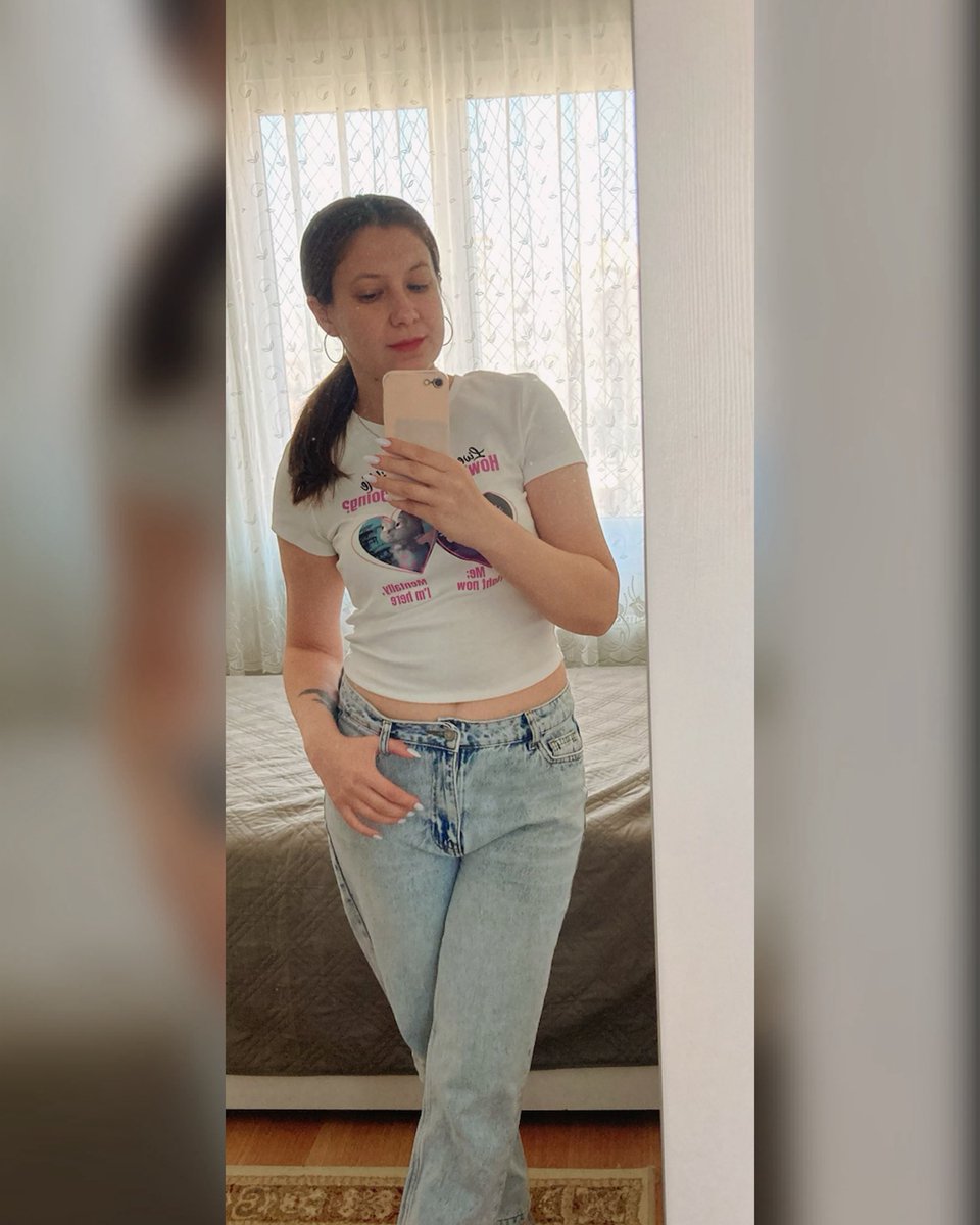 betulcbr's tweet photo. Spor yaparak kilo vermek burjuva işidir biz psikolojimizin içine eder stresten kilo veririz 🙆‍♀️🙊🤞💕 https://t.co/omf99Pm7YA