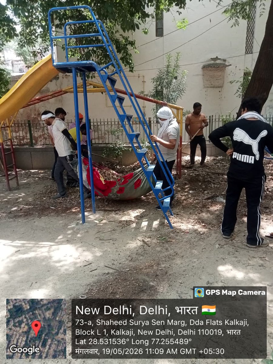 ashuthakuraap's tweet photo. वार्ड 171 के L2 सेंट्रल पार्क में उद्यान विभाग द्वारा हॉर्टिकल्चर वेस्ट उठाने एवं पार्कों की नियमित सफाई का कार्य लगातार जारी है।
स्वच्छ, सुंदर और व्यवस्थित वार्ड बनाने हेतु नगर निगम पूरी जिम्मेदारी के साथ कार्य कर रहा है।
@AamAadmiParty @AAPDelhi @Saurabh_MLAgk https://t.co/lqY11sphAW