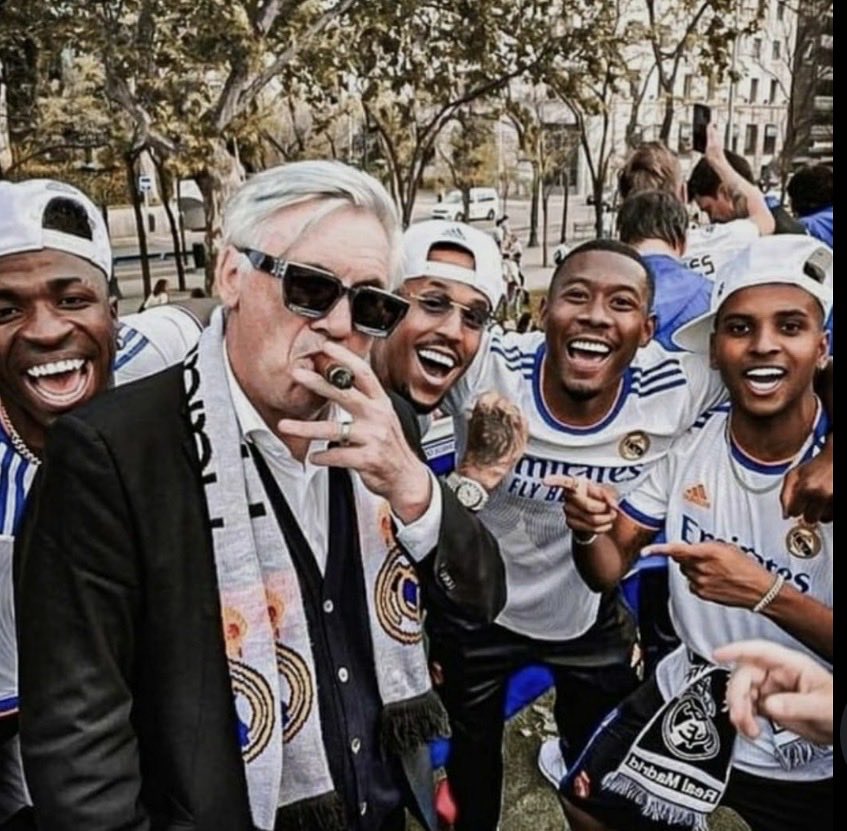 luishernandez_5's tweet photo. ¿Y si el plan de Ancelotti siempre fue hacer ver que no llevaría a Neymar al mundial solo para que este, en su estadía en Brasil, dejara la fiesta por el entrenamiento y llegara de la mejor forma al mundial? https://t.co/xAo3uvbkbr