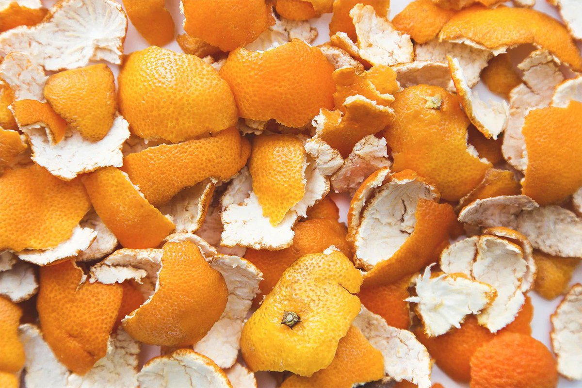 safonyameherbal's tweet photo. For effective MOSQUITO REPELLENT, burn the dried peels of ORANGE or lemon grass in a metallic container and place at the point of interest🍀…..you are not going to see even the hair of the mosquitoes🤝 https://t.co/dYn6pJ8uCo