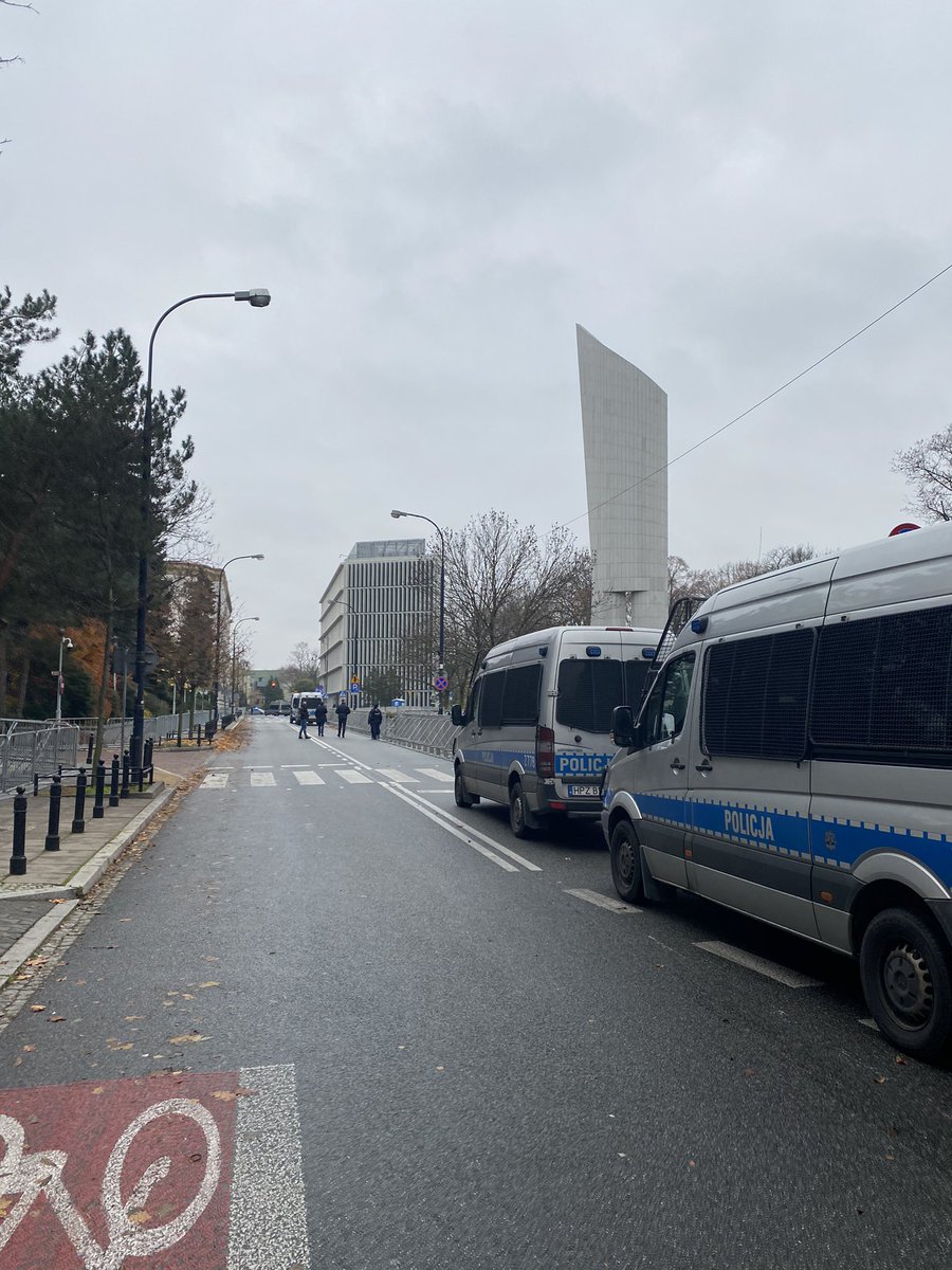 Eda tweet media