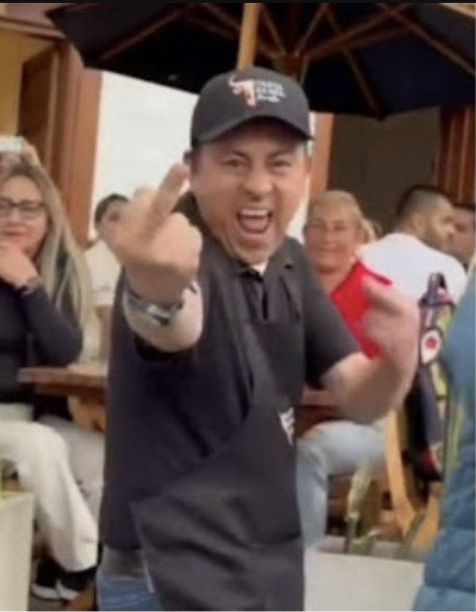 Uribismo Out Of Context tweet media