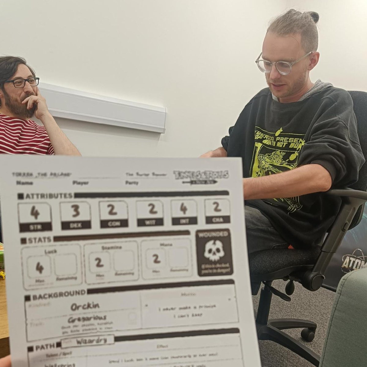 Reb_Unplugged's tweet photo. A fresh Tunnels & Trolls: A New Age is afoot! We have a new adventure, just in time for UKGE next week. So swing by and join us at the booth (3A-502) as we explore deeper beneath the Rusty Bucket to discover What Stirs Beneath Market Tharnley...

Who's joining us?

🧙 https://t.co/S1M3GUixVg 🧌