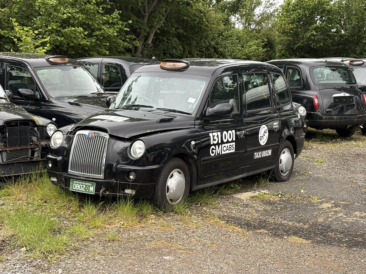 AdamWellerComms's tweet photo. I came across an odd sight today: Over a dozen London black cabs, that had previously been in Melbourne, Australia. 

I was informed that they are being converted into EVs, and shipped to Dubai. What a strange life-cycle they have had to this point. https://t.co/eNKZ7XzTw1