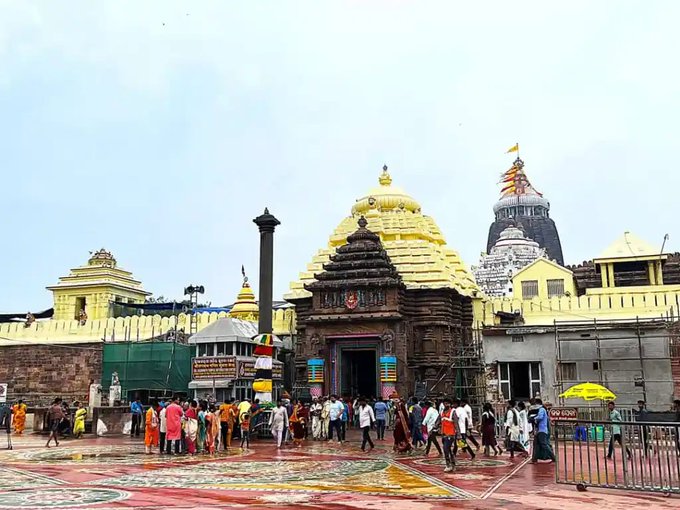 otvnews's tweet photo. Darshan of the sibling deities to remain closed for 4 hours tomorrow.
It will remain closed from evening 6 PM till 10 PM at night.
Darshan for devotees will remain closed due to Banakalagi ritual of the deities. https://t.co/XiX1wJZZc6