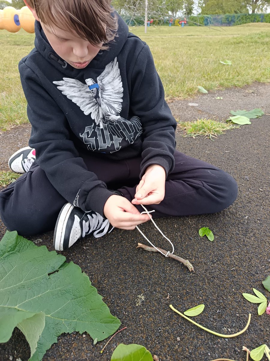 _SuttonHouse_'s tweet photo. A pupil accessed an alternative version of learning through an afterschool session at the park 🌳 Using the outdoor environment to explore 3D shapes and their properties. A fantastic hands-on learning experience! #OutdoorLearning #AlternativeProvision #SEMH #AdaptiveTeaching https://t.co/Br9yrjryBS