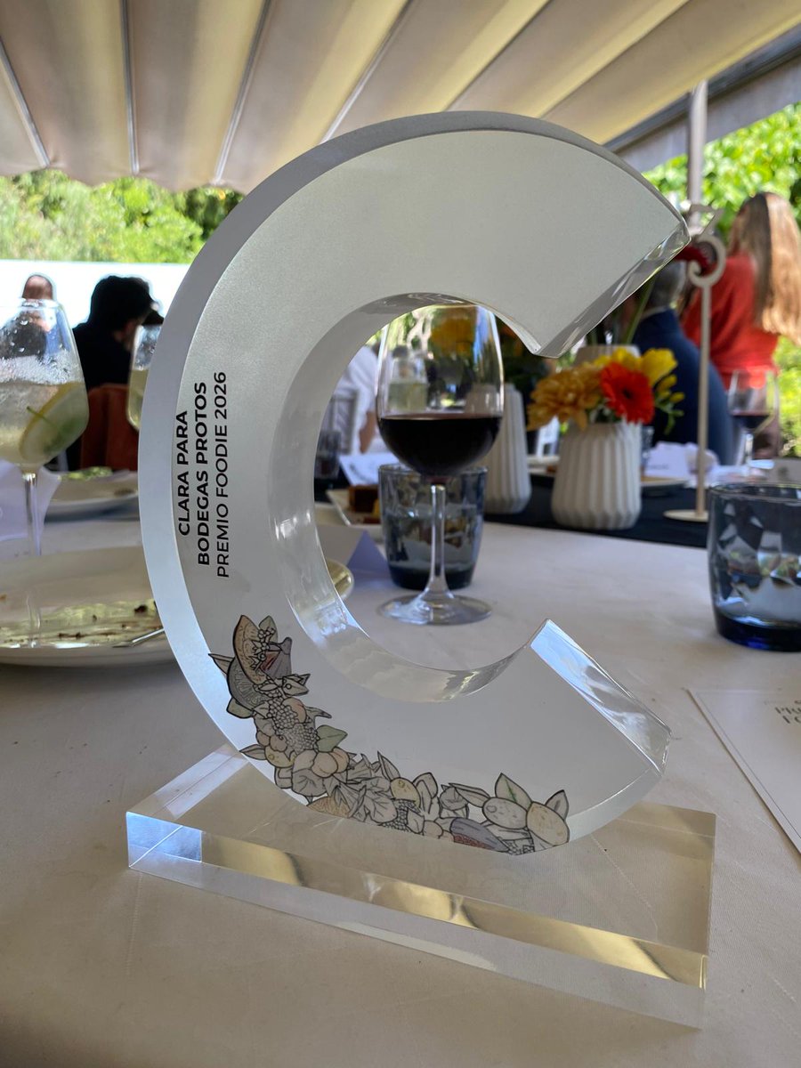 Bodegas_Protos's tweet photo. Estamos muy felices de compartir con vosotros que hemos recibido el Premio a la Mejor Experiencia de Enoturismo en los Premios Foodie de la Revista Clara. 🍇🍷
@revistaclara
#BodegasProtos #PremiosClara #PremiosClaraFoodie2026 #Enoturismo #PremiosFoodie https://t.co/oj0WrZDX0K