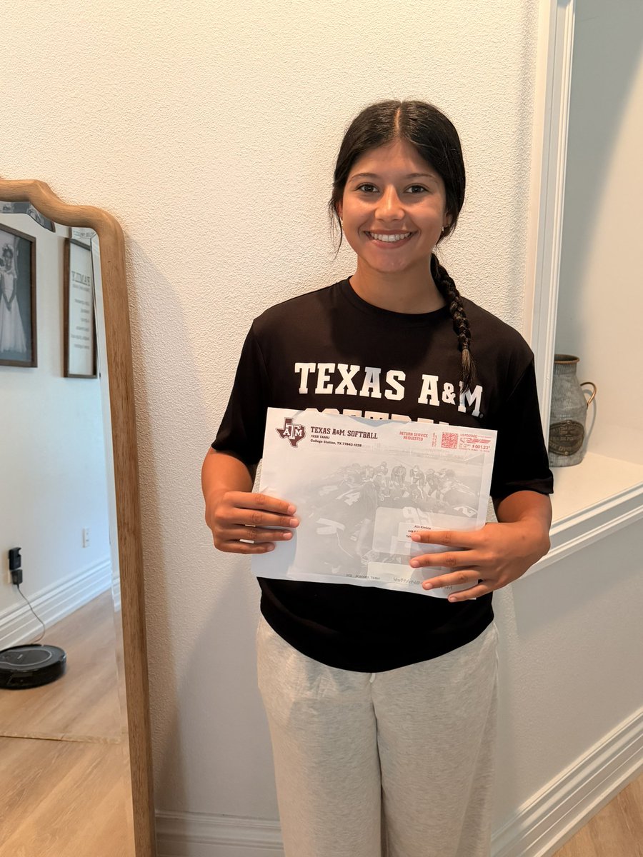 KimbleAlix's tweet photo. Thank you @AggieSoftball for the mail 🖤
@2026Epic @Epic__SB @TQuahSoftball @CoachChrisRay https://t.co/QRwY0f2cof