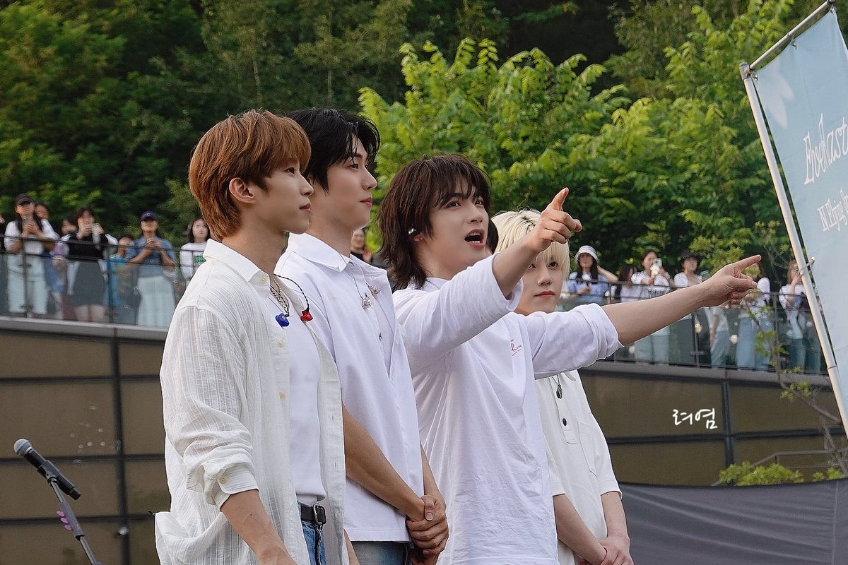 chenspringtime1's tweet photo. # 엔플라잉_11주년이_피었습니다
# NFlying11thAnniversary
🫶🏻♥️🫶🏻♥️🫶🏻♥️ https://t.co/D9LjOZLyaE