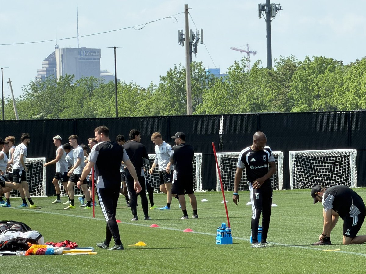 _Pat_Murphy's tweet photo. Darlington Nagbe on the pitch, working with the #Crew96 first team this week. https://t.co/tlxLVzDSgr