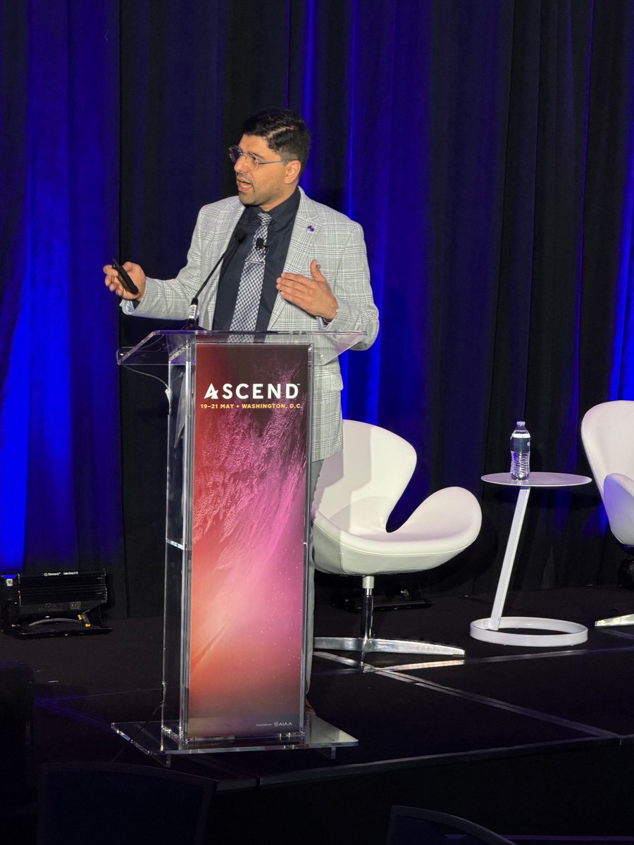 ISS_CASIS's tweet photo. ISS National Lab track at ASCEND in Washington, D.C., earlier today: Armin Rad, with Encapsulate, as he discusses how we are using the ISS to outwit cancer.
#encapsulate #researchinspace #NASA #ascendspace https://t.co/DX7bh0twds