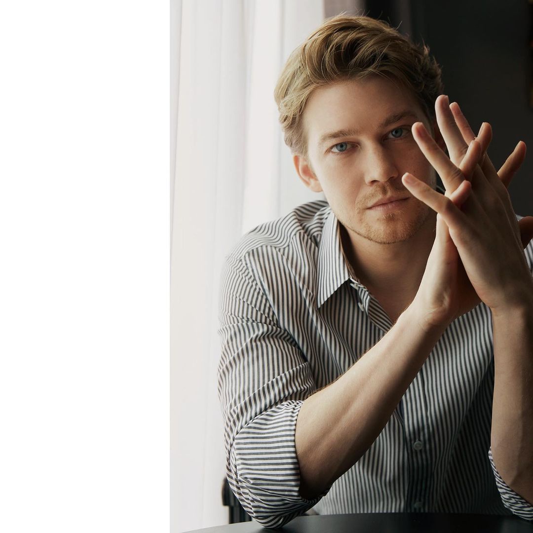 Joe Alwyn Styled 🌊🪶 tweet media