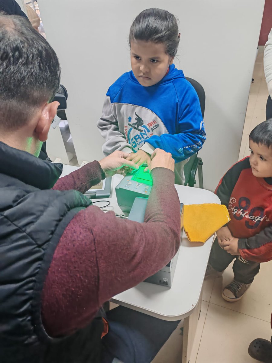 pyregistrocivil's tweet photo. 📚✨ En el marco del proyecto #EscuelaConIdentidad, el #NuevoREC realizó trámites para la cédula de identidad de alumnos de la Escuela Básica N.° 1720 San Roque, del distrito de Loreto, departamento de Concepción.

Más info en🔗: https://t.co/M7hhc2g4bN
#GobiernoDelParaguay https://t.co/U6TsMURo5F