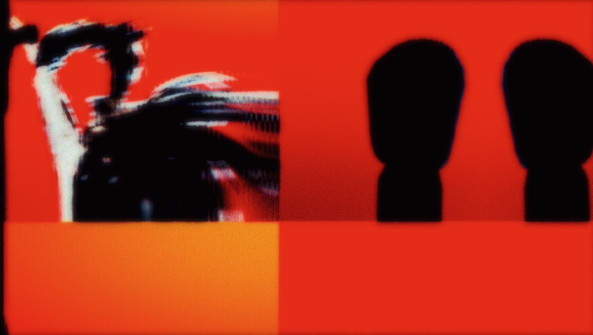 post_screw's tweet photo. RED. https://t.co/HLOkm6OG7R