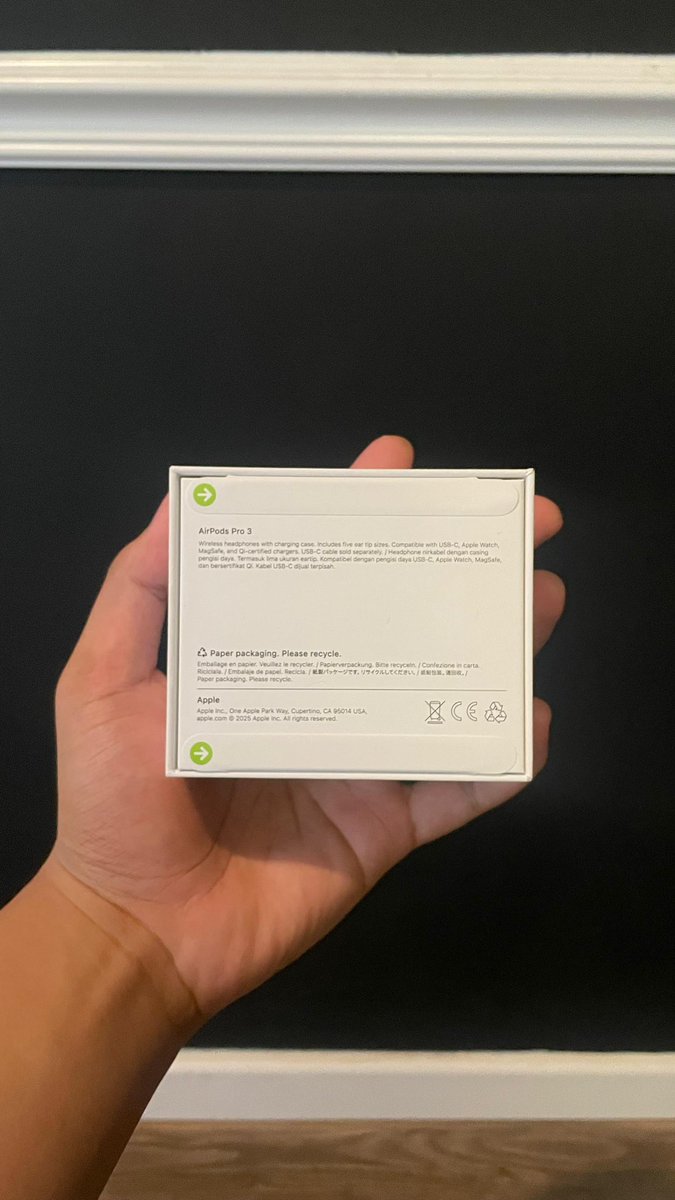 Thepoogh's tweet photo. Wts airpods pro 3 bnib digimap https://t.co/l3SZprB1RG