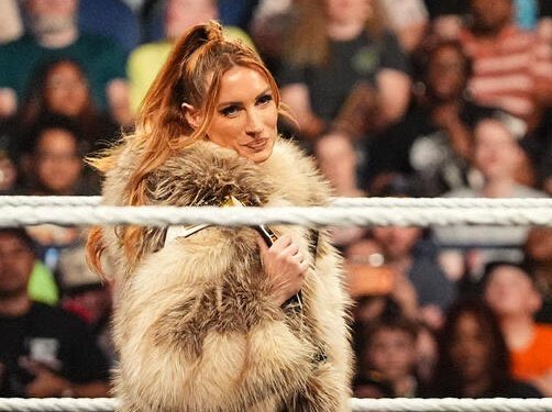 lynchfface's tweet photo. Confidence is key 😏🧡

#WWERaw https://t.co/iMtHiUsevQ