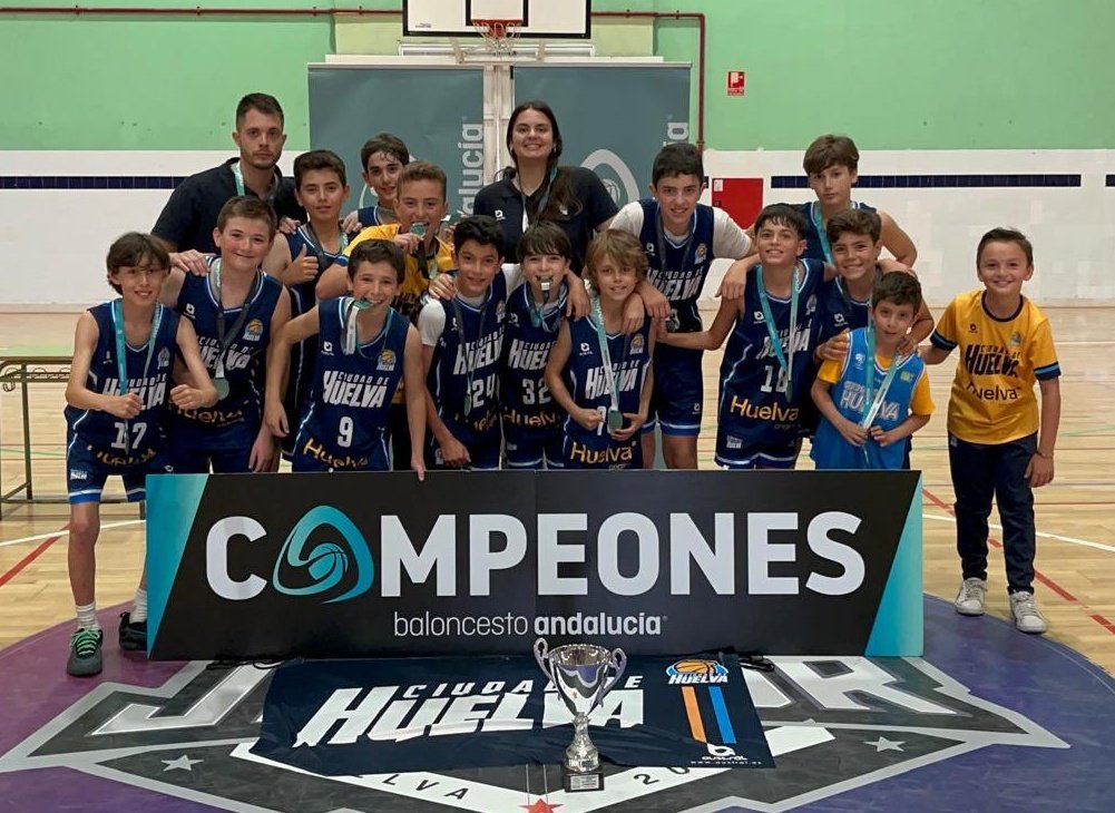 CiudadDeHuelva's tweet photo. Estos son los resultados de nuestra cantera. Nos congratulamos del campeonato provincial conseguido por nuestro Mini masculino y el subcampeonato de nuestro mini femenino, ambos con plaza en el CADEBA.

#CanteraCDH
💙🤍💙 https://t.co/otqacwjM1Y
