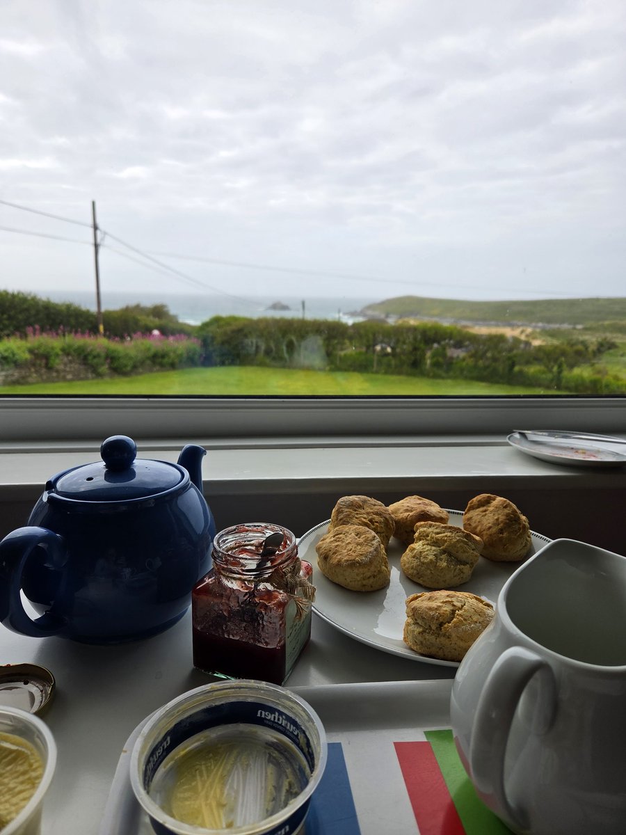 onside9's tweet photo. Scoff 'em before they're scone
#Cornishviews #sconetastic https://t.co/TtWflUEFVt