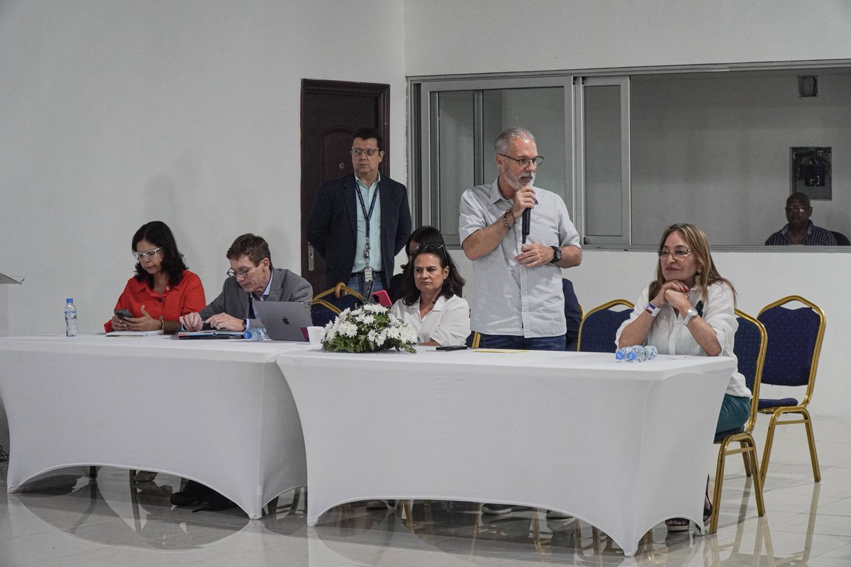 PRDesPanama's tweet photo. Recibimos en la sede del PRD a directivos de la Administración del Canal de Panamá para conocer el proyecto “Agua del Futuro” y su impacto para el país.

Un espacio de información y diálogo sobre uno de los grandes retos de Panamá: garantizar agua para las próximas generaciones. https://t.co/S3xWAMj6E7