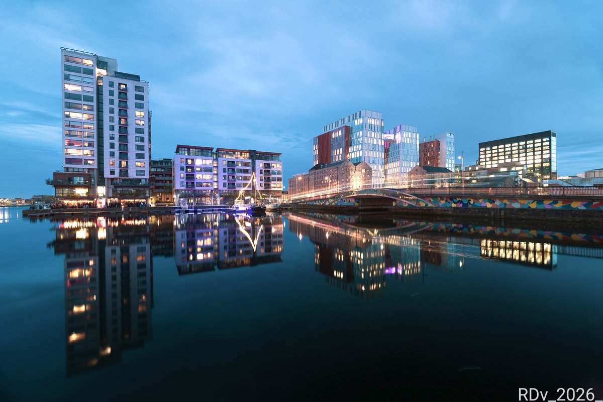 rosie_52's tweet photo. Grand Canal Dock
Dublin
#docklands #Dublin #dusk #urban #citylife #citycentre #capitaldock #architecture #visitdublin #citybreak
@WeatherofDublin @LoveSouthDublin @OldDublinTown
@LovinDublin @VisitDublin https://t.co/JTzznXrUjc