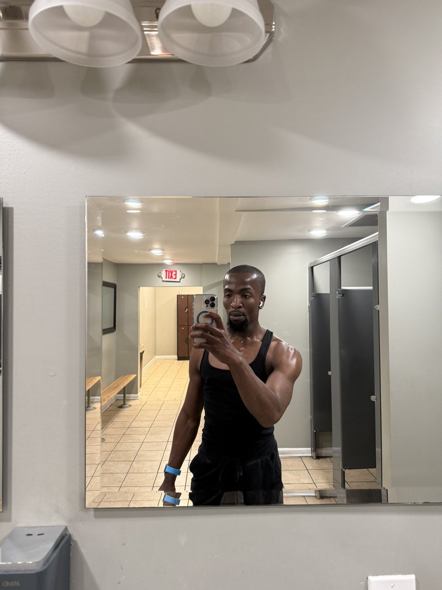 _epickid's tweet photo. Tuesday gym session https://t.co/vjhRlYNeRf
