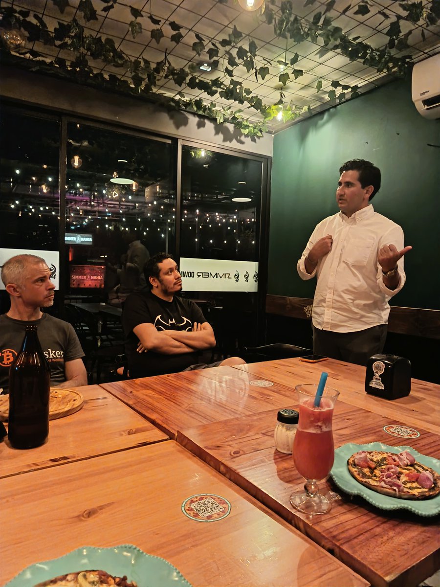 Foundrylabsv's tweet photo. AI, founders, and great conversations in San Salvador last Thursday 🔥

Shoutout to Christian Wright (@werisapp) for an outstanding talk on artificial intelligence.

Foundry Labs Founders Meetup runs every 2 weeks. Come build with us 🇸🇻

📩 foundrylabsSV@gmail.com https://t.co/Am42HarcqB