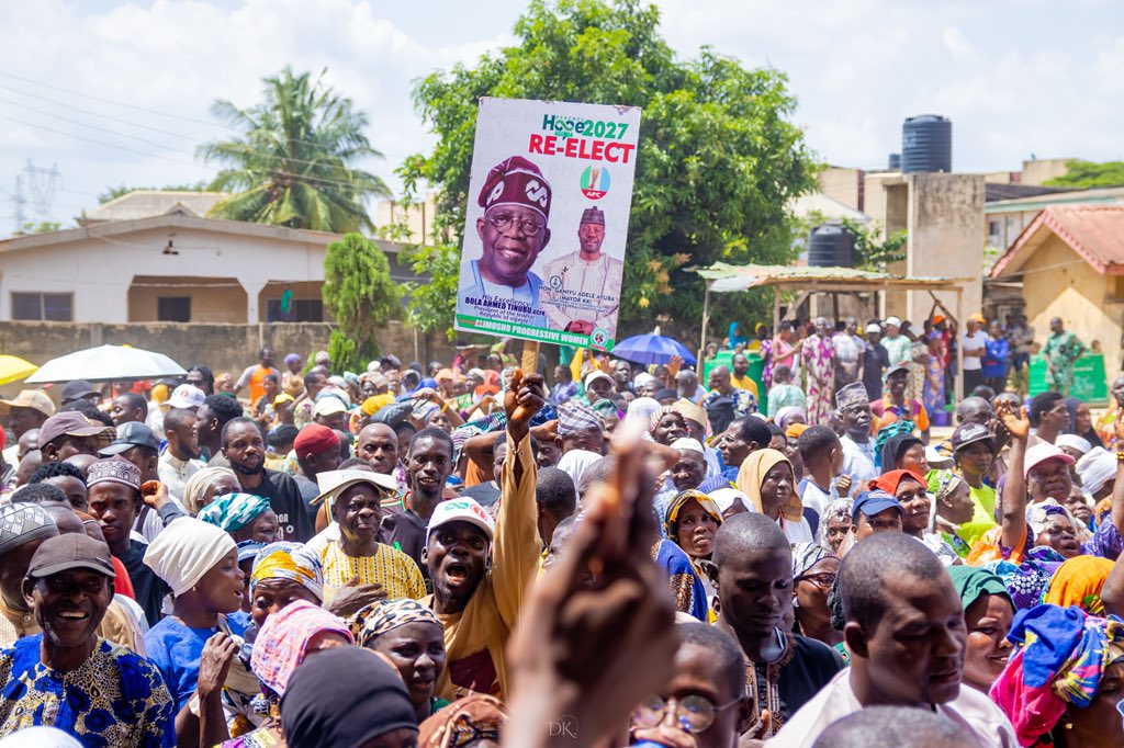 OluwawemimoD's tweet photo. We reject every attempt to create confusion and tension in Alimosho after a concluded primary process. AYUBA is our candidate.
#FalekeDontDivideAlimoshoAgain https://t.co/UmNHFej41I