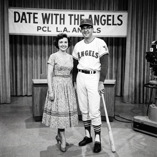 sherryr0601's tweet photo. Betty White with Steve Bilko, 1957. 📷
This was captured when Bilko was a powerhouse for the PCL Los Angeles Angels, during the same era Betty was starring in the sitcom "Date With The Angels." A perfect crossover of baseball and Hollywood history! ⚾✨
#PCL #BaseballHistory https://t.co/Q727FTLHSy
