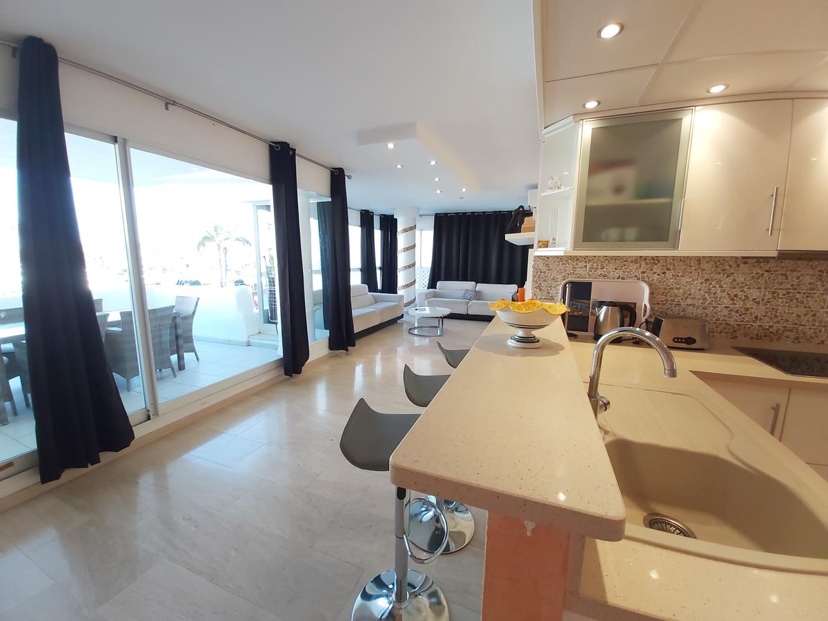 FlatsSl's tweet photo. 🏡 Del Parque Flats Puerto Marina es una de las mejores zonas de la Costa del Sol, situado en el Puerto Deportivo de Benalmádena, donde restaurantes, bares, paseos en barco, actividades acuáticas y náuticas se dan cita todos los días del año. https://t.co/3V0BTz2Fjo