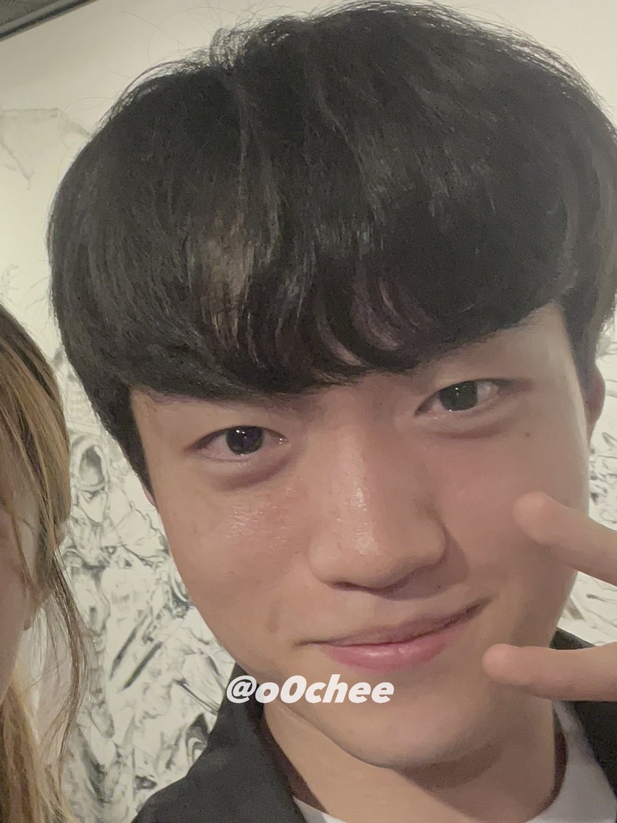 o0chee's tweet photo. 갤러리 정리하다 찾은 옛날 팬미 셀카들.. #케리아 #Keria https://t.co/r1Z6Lg6WKy