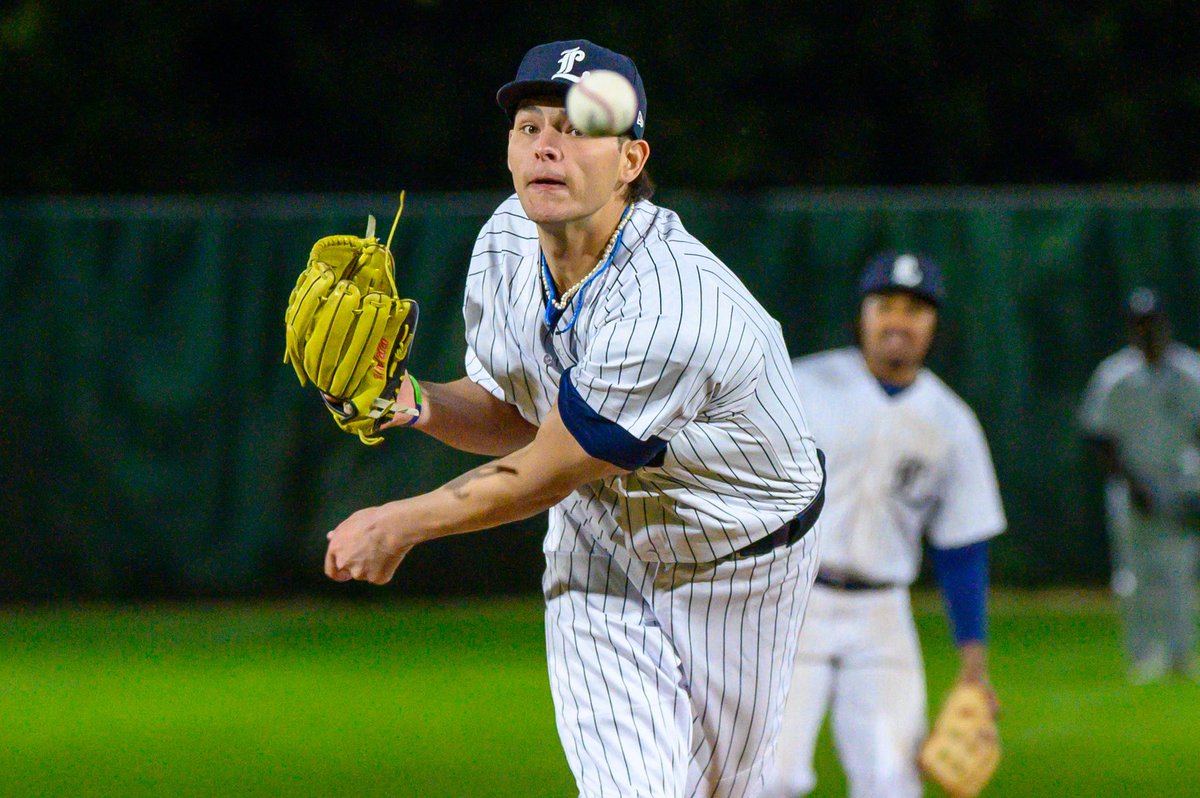 HiscoxPhotos's tweet photo. First regular season home game in the books and the boys are 2-0!
#sportsphotography #baseballphotography #londonmajors #majorscity https://t.co/mPQAQQIuu8