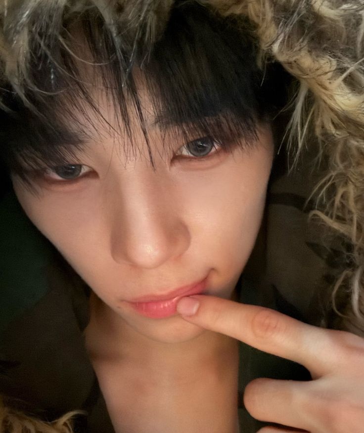 llixlips's tweet photo. you and me
we're like a mirror

#Nex2ySelcaDay #NX2SD #Nex2y_Selca_Day 
#NEXZ #넥스지 #SOGEON #NEXZUDOS
@NEXZ_official https://t.co/yZK4nYYd3i