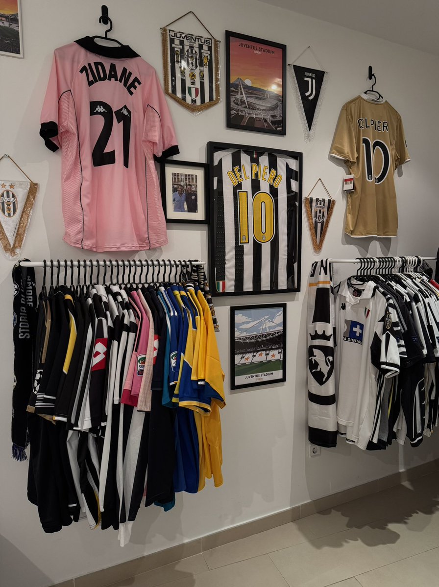bernardodd_'s tweet photo. @DenaroLuca @Juve1897no @GJustjuve 👏🏻💪🏻⚪️⚫️… here’s mine as well https://t.co/urpnZta1e5