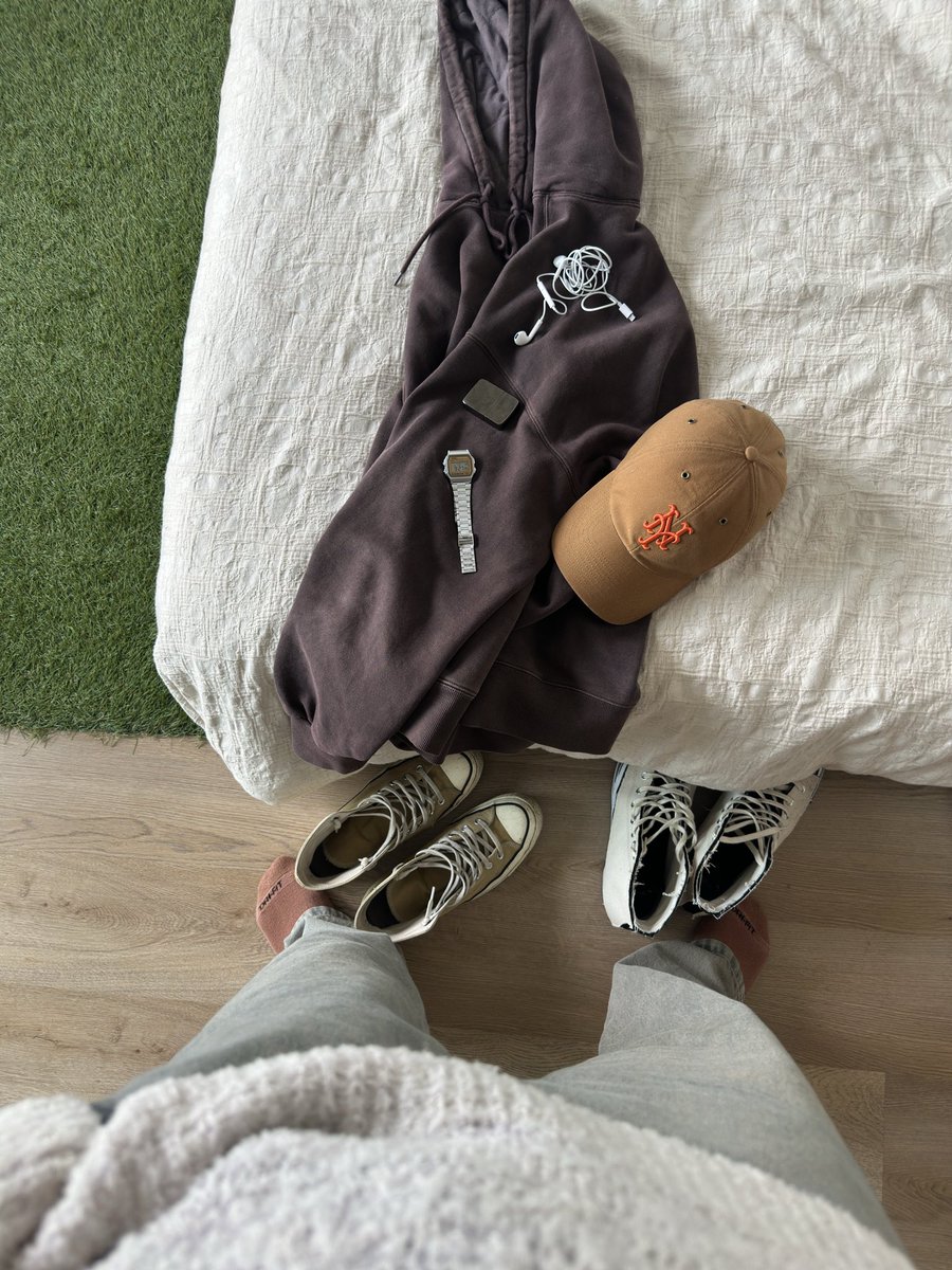 Laces tweet media