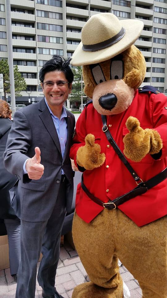 binarydoubts's tweet photo. ten years since I met the mayor of ottawa as well as federal MP yasir naqvi while dressed in an RCMP mascot costume https://t.co/DDfzbmmEni