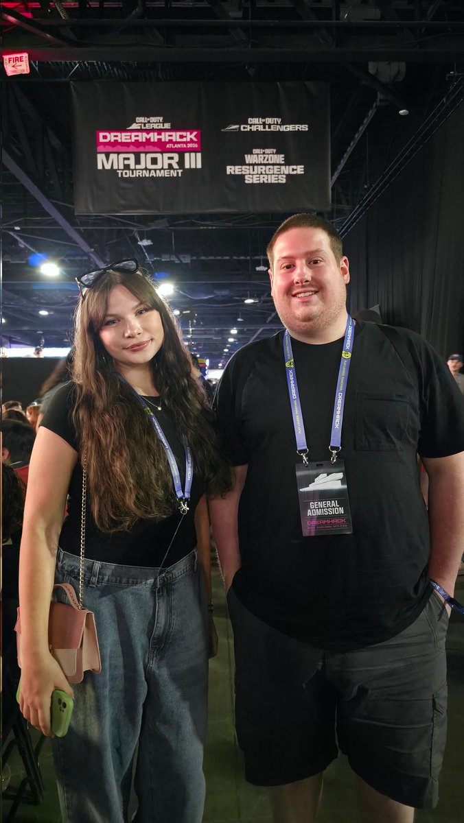 DominationBLUEx's tweet photo. A better picture with Nat! (The one I meant to click on lol) and a funny picture of Jo! New facepalm emote haha? I guess I'm that embarrassing to be around in person hahaha 😅 

@natalieinez_ @MISSXRA_ https://t.co/M564DYqhTe