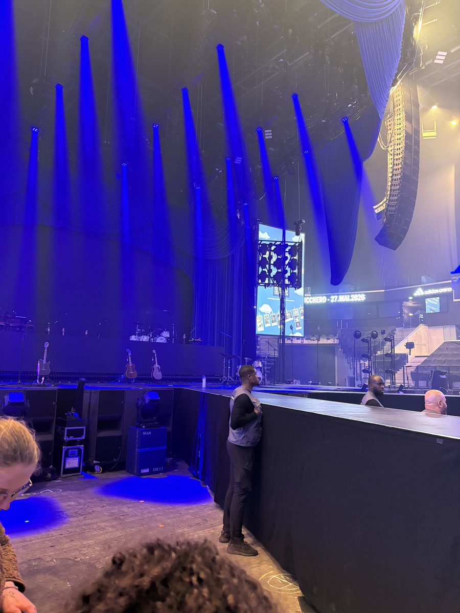 playguts's tweet photo. MY VIEW FOR NIGHT TWO WITHOUT VIP😭😭 https://t.co/LTLWCrgw9M