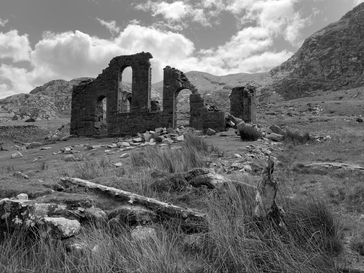 medrobs's tweet photo. Mwy o Gwmorthin / few more from #Cwmorthin #Gwynedd #Cymru #Wales https://t.co/PXpUb8XHXQ