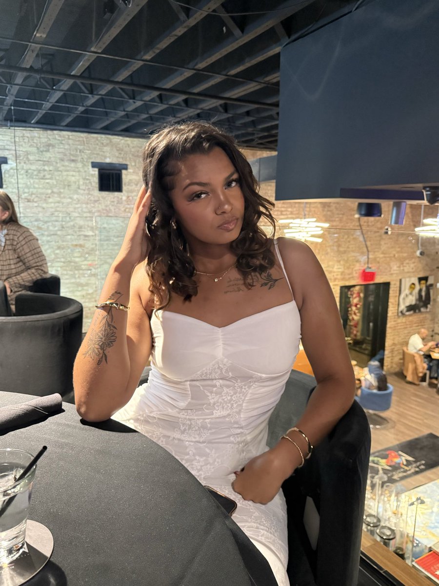 Prettyluxeee_'s tweet photo. Ughhh so are you going to fund my going out or not?!?😒💁🏽‍♀️

#findom #prettygirl https://t.co/h5H4N5G8Nb