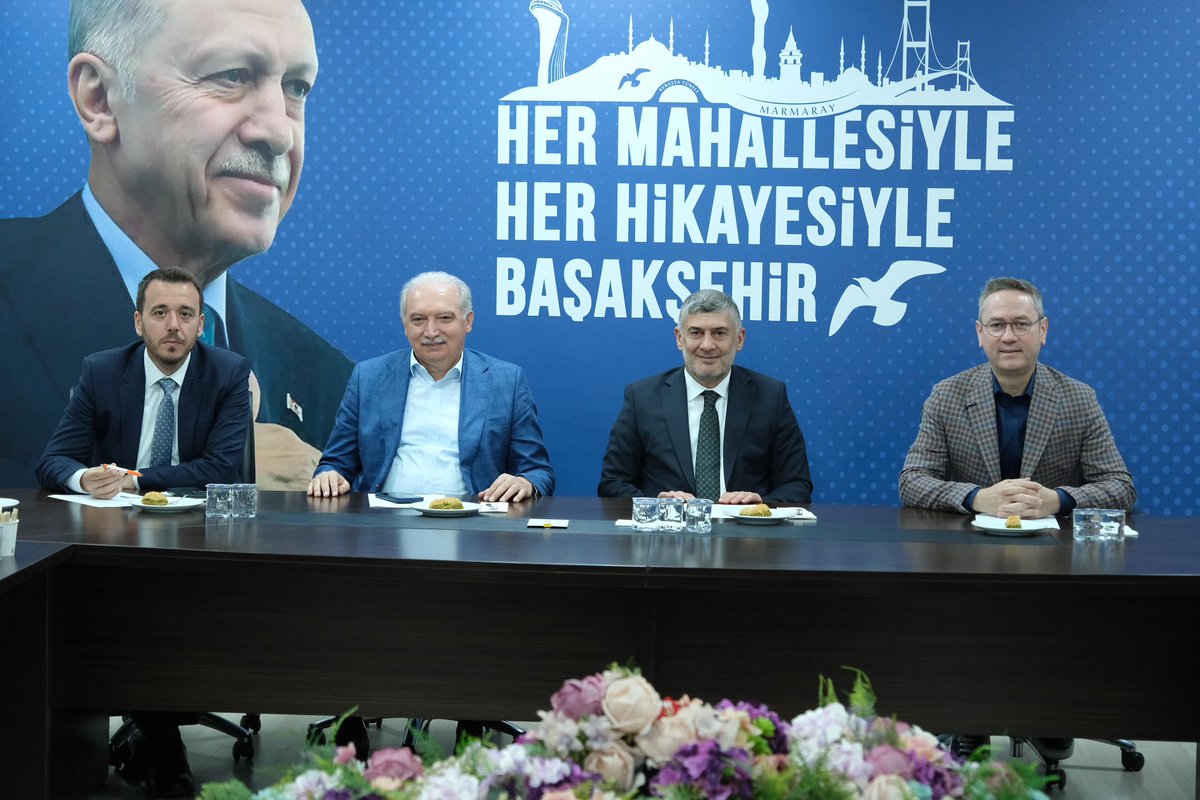 abalin's tweet photo. Kurucu Belediye Başkanımız, önceki dönem İstanbul Büyükşehir Belediye Başkanımız Sn. Mevlüt Uysal, Belediye Başkanımız Sn. Yasin Kartoğlu ve İl Koordinatörümüz Sn. Çağrı Çaylı’nın katılımlarıyla haftalık yönetim kurulu toplantımızı gerçekleştirdik.

İstişare, birlik ve ortak akıl anlayışıyla; #Başakşehir’imiz ve aziz milletimiz için çalışmalarımızı kararlılıkla sürdürüyoruz.
@mevlutuysal_bsk @yasinkartoglu @cagricayli_