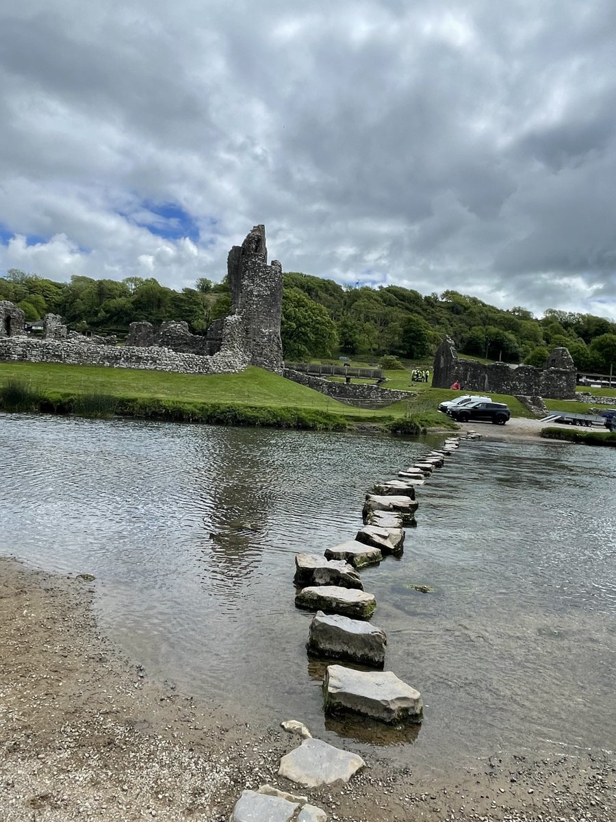 cestyll's tweet photo. Ogmore Castle 🏰
Castell Ogwr 🏴󠁧󠁢󠁷󠁬󠁳󠁿

Norman stronghold founded c.1116 along the river and its famous stepping stones. 

Stone keep, curtain walls &amp; tidal moat still at this beautiful riverside ruin.

(Mind those slippery stones!) https://t.co/AVr5HTOzKy