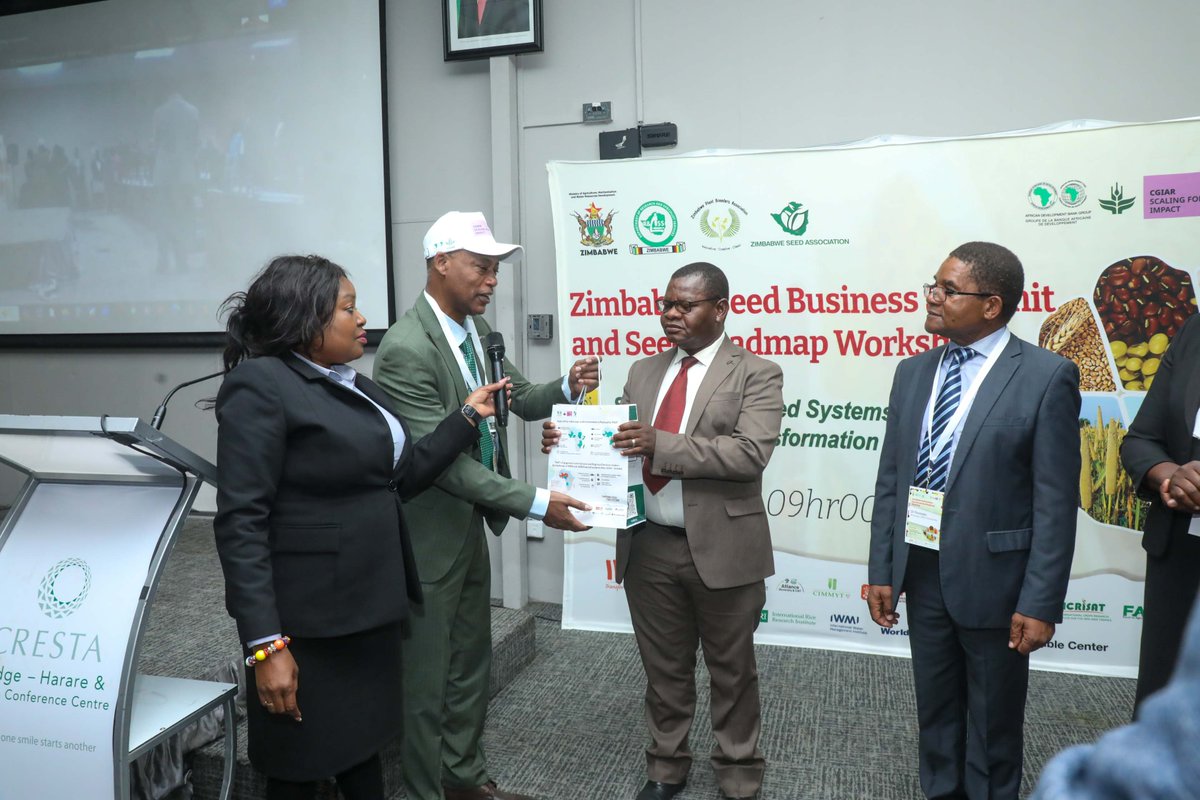 Taat_Africa's tweet photo. 🌍 Engineering Zimbabwe's Agricultural Transformation!

Today, Professor Dr Obert Jiri, Permanent Secretary for @MAMWRD_Zim, officially opened the #ZimbabweSeedBusinessSummit & #SeedRoadmap Workshop.

The mandate? In partnership, move past theory & engineer a bankable seed blueprint by May 21st!

Read on: https://t.co/J3y6H7JemY

#ZimbabweSeedSummit #AgriculturalTransformation #SeedSystems #FoodSovereignty #PublicPrivatePartnership #TAATCompacts #EngageTAAT #FeedAfrica #Scale4Impact

@AfDB_Group @Groupe_AfDB @gatesfoundation
@GatesAfrica @CGIAR @CGIARScaling
@IITA_CGIAR @MoLAFWRD_Zim @HeraldZimbabwe
@NewsDayZimbabwe @ZiFMStereo @BusinessTimesZW @ZiFMStereoNews
@ZBCNewsonline @ChronicleZim @SundayMailZim
@farmshopZW @SeedCoZimbabwe @PrimeSeedco
@FarmersAfric @ZimTradeAlerts
