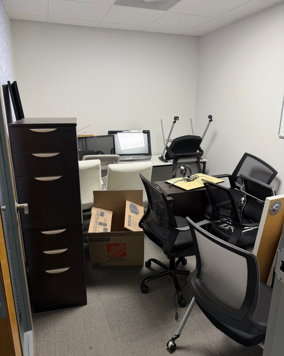 BDJunkremoval's tweet photo. 💨 Office Cleanout 
🐾 Black Dog Junk Removal 
👉 Ready for your transformation? Contact us today! ☎️ 843-920-JUNK (5865) 
⚡ Fast and Friendly Service 
📍 Charleston, SC
#BlackDogJunkRemoval #CharlestonSC #JunkRemoval #Office #JunkRemovalNearMe #Transformation #Declutter https://t.co/xgylicVIF6