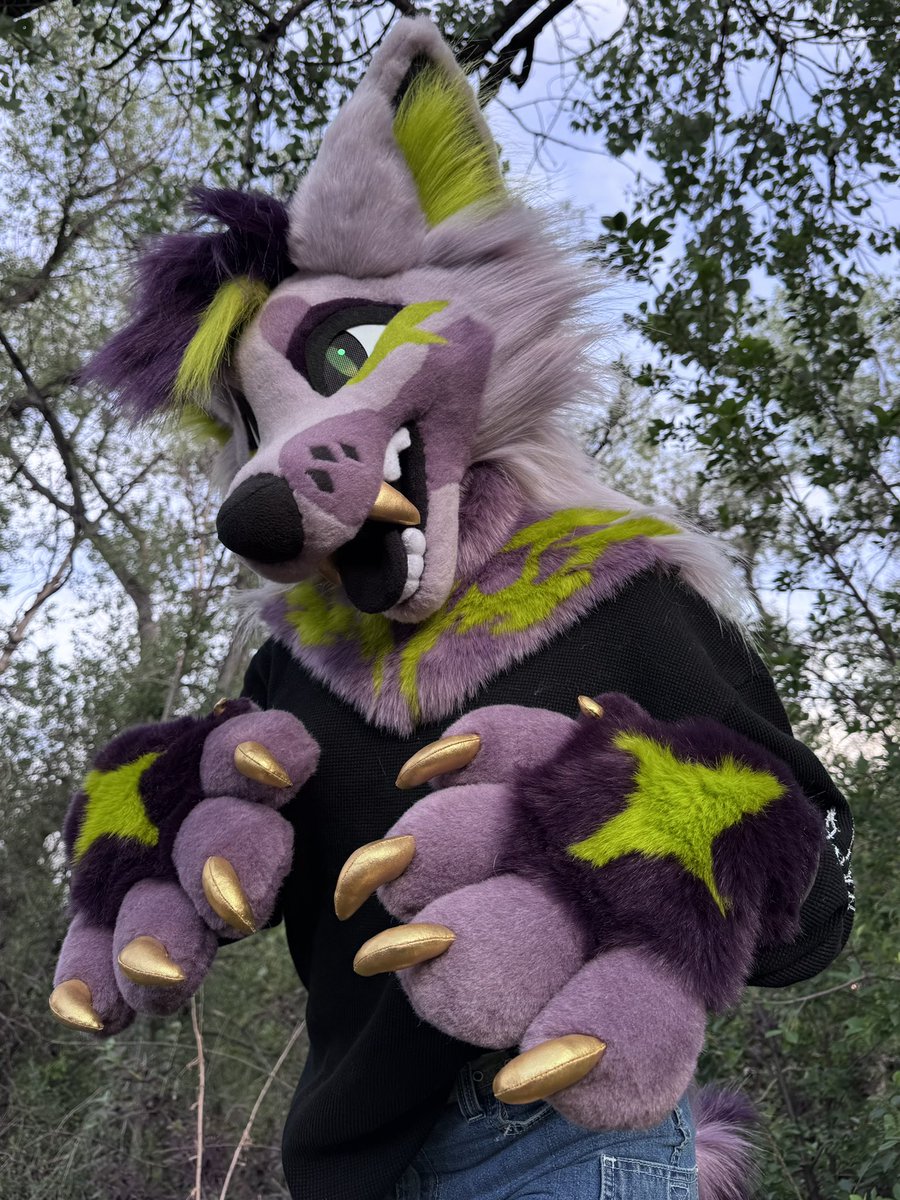 oops_cry's tweet photo. Opening for fursuit commissions soon 🐾 

All 2026 first batch of suits is finished! Want a suit that’s completed in a month after payment…. And under 5k for a MINI PARTIAL… oh hello just wait https://t.co/3vg8gmsYE4