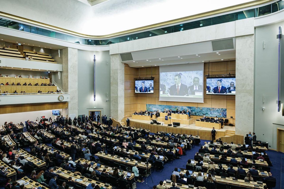 DrTedros's tweet photo. “Reshaping global health: a shared responsibility” is the theme of #WHA79. What an honour it was to listen to Prime Minister @sanchezcastejon deliver a masterclass in exactly that: the conscience of shared responsibility, multilateralism, and solidarity.

Thank you, Prime Minister, for stepping forward — and for calling on the world’s leaders to join #Spain in putting humanity first.