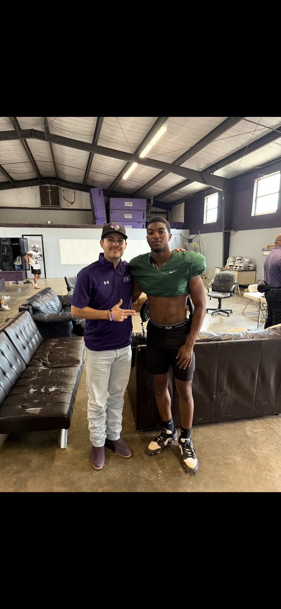 KGMT_1's tweet photo. Blessed to receive an offer from @SFA_Football 💜🤍#1%

@coach_QTuck 
@Coach_Johnson28 
@CoachErikThomas https://t.co/rkJcqNH0Li