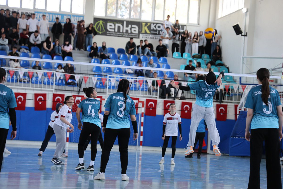 KocaaliKymlg's tweet photo. 19 Mayıs Atatürk'ü Anma, Gençlik ve Spor Bayramı kutlamaları, bugün Kocaali Kapalı Spor Salonu'nda düzenlenen muhteşem bir gençlik programıyla devam etti. https://t.co/FftNi7i0Ad